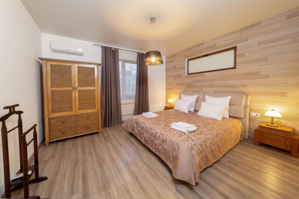 Cottage - number 8
